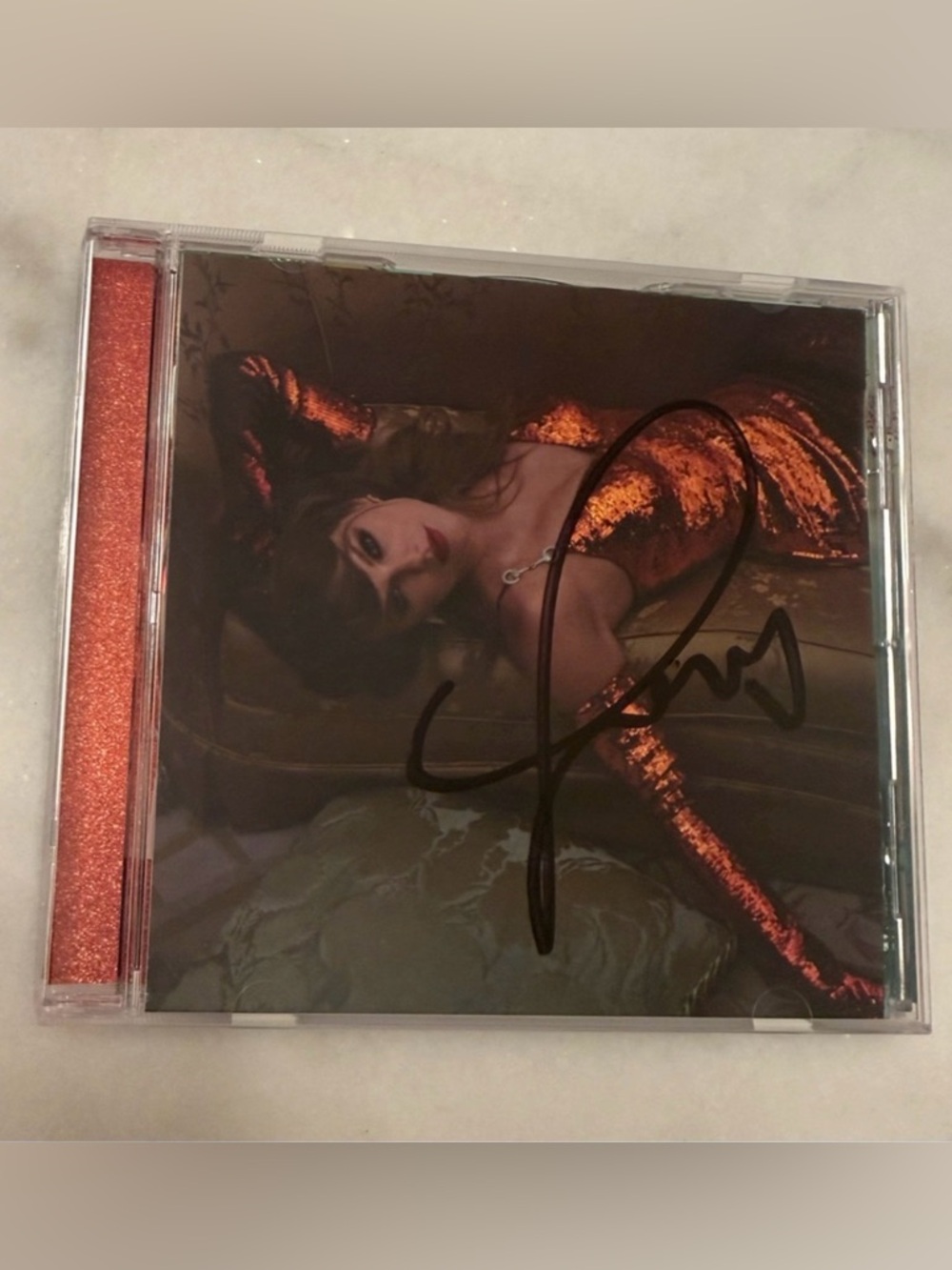 SIGNED PHOTO 2 Taylor Swift The Life of a Showgirl CD + Hand Signed Photo 2